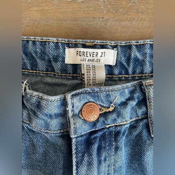 Ripped washed jeans! - Picture 2 of 5